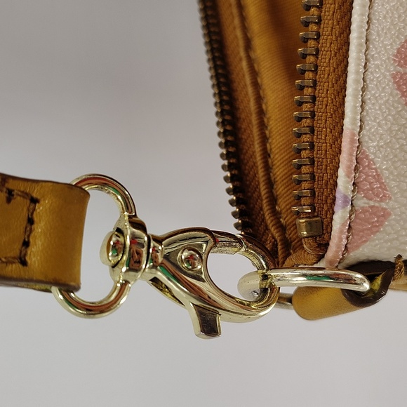 Fossil Crossbody Purse Ivory Pink Purple Adjustable Strap Zip Top - Picture 8 of 8